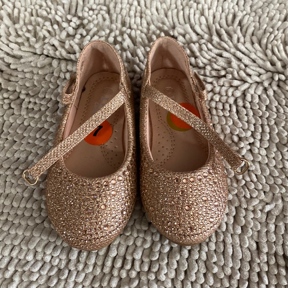 New gold tan glitter dress shoes